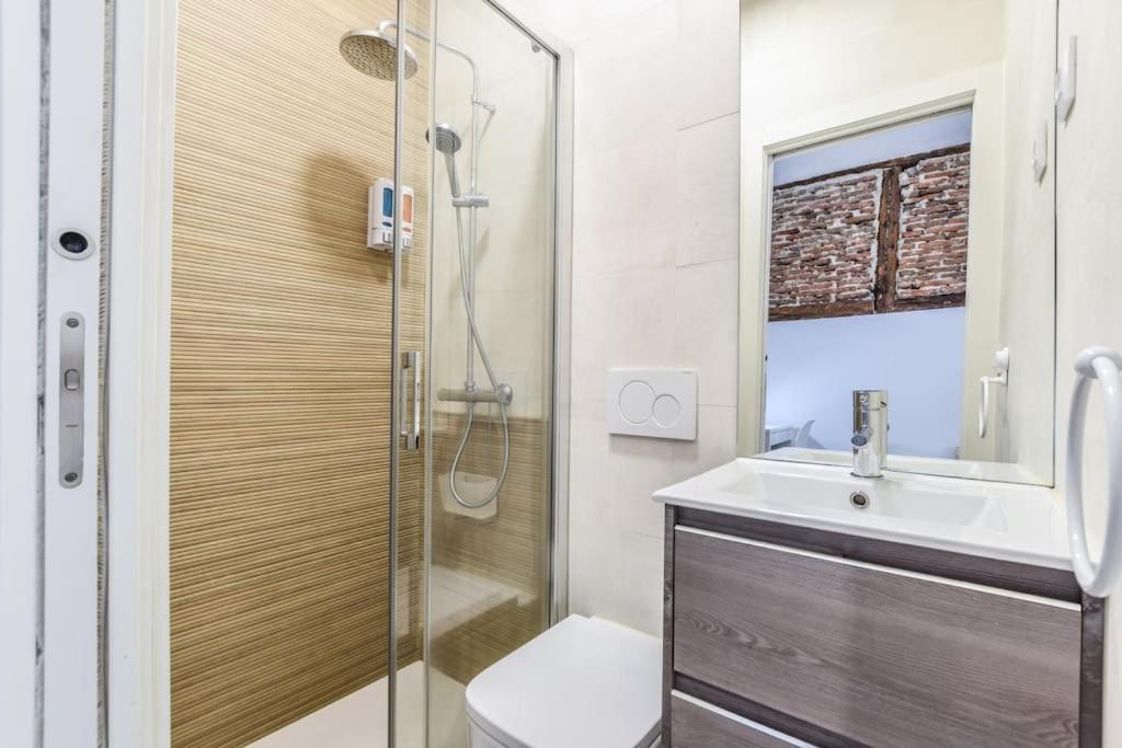 Unique Flat La Latina * Billiard & Darts Apartment *