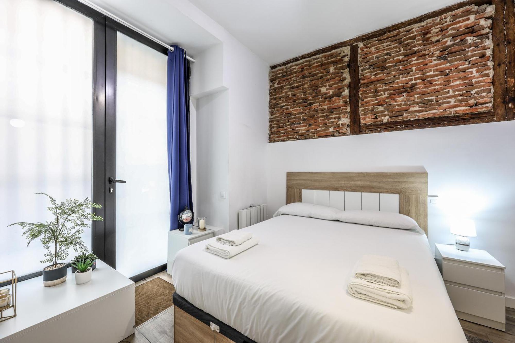 Apartment Unique Flat La Latina * Billiard & Darts *